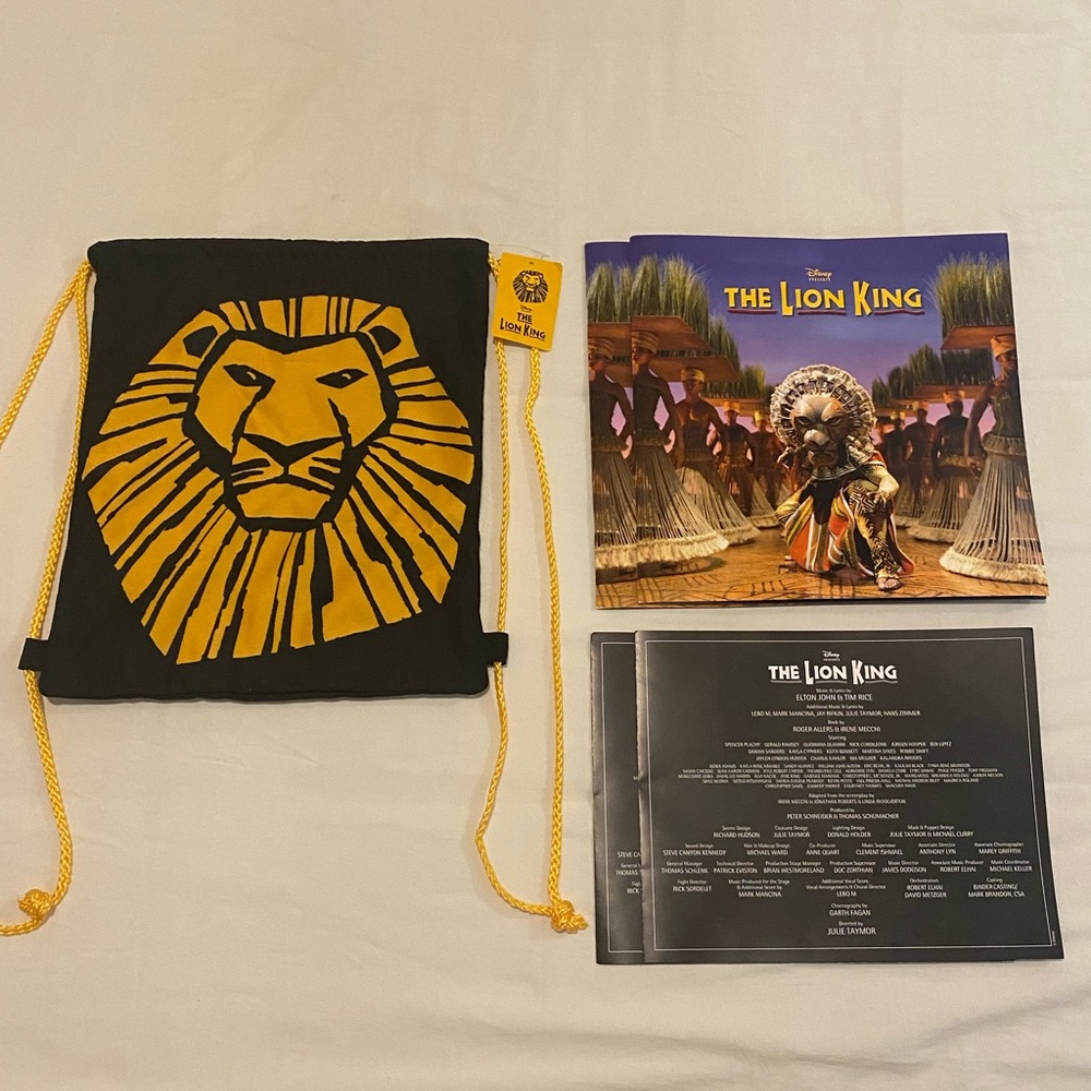 The Lion King Cinch Bag, Show Books and Credits